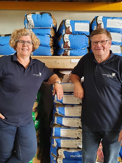 postma diervoeders en brandmerck